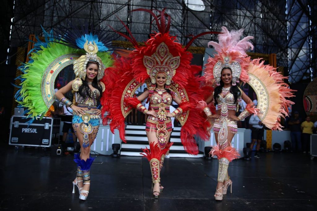Turistas disfrutan del Carnaval de #Panamá 