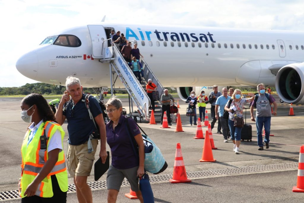 Llega a Río Hato vuelo de Air Transat con 150 pasajeros