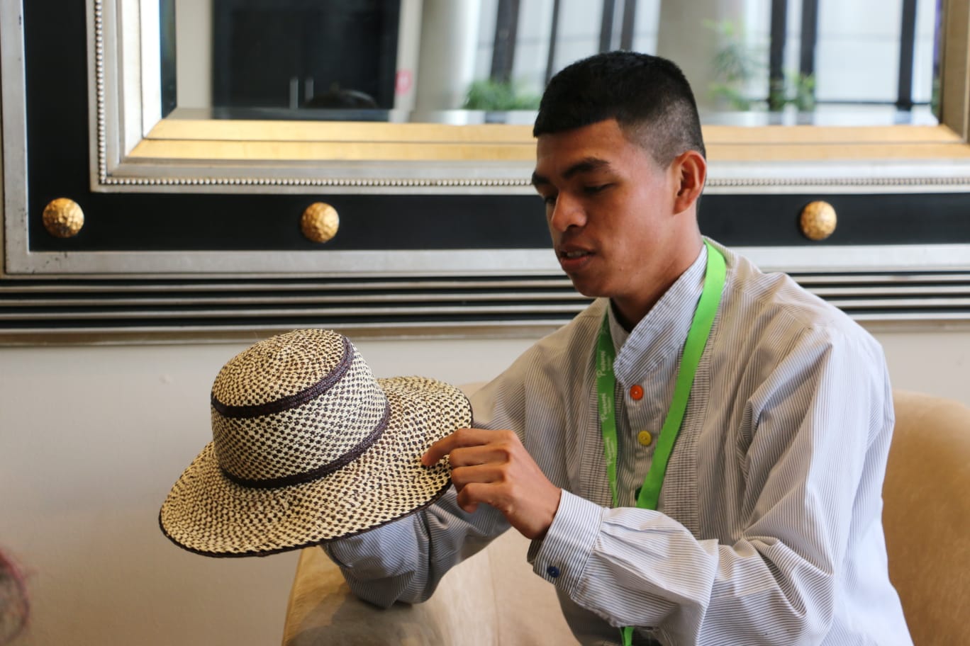 Autoridad de Turismo de Panamá   Joven artesano explica por qué el Sombrero Pinta’o es el orgullo de La Pintada