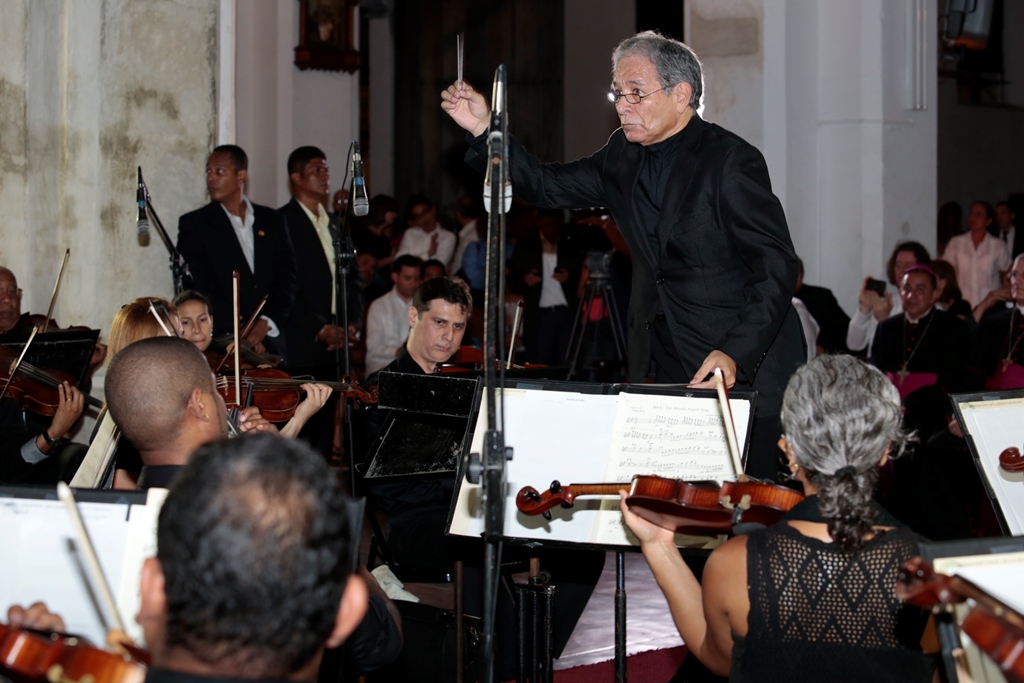 Varela anuncia restauración de Catedral Metropolitana en 2015