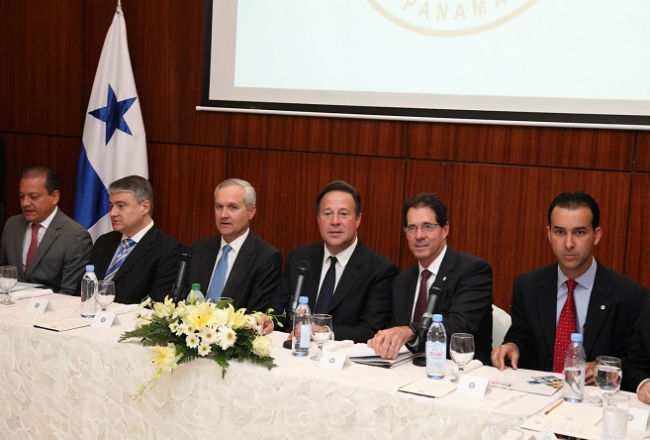 La imagen del país  tema de reunión de presidente panameño con empresarios locales
