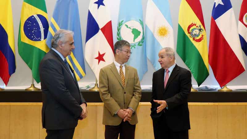  Embajador de China en Panamá visita el Parlatino