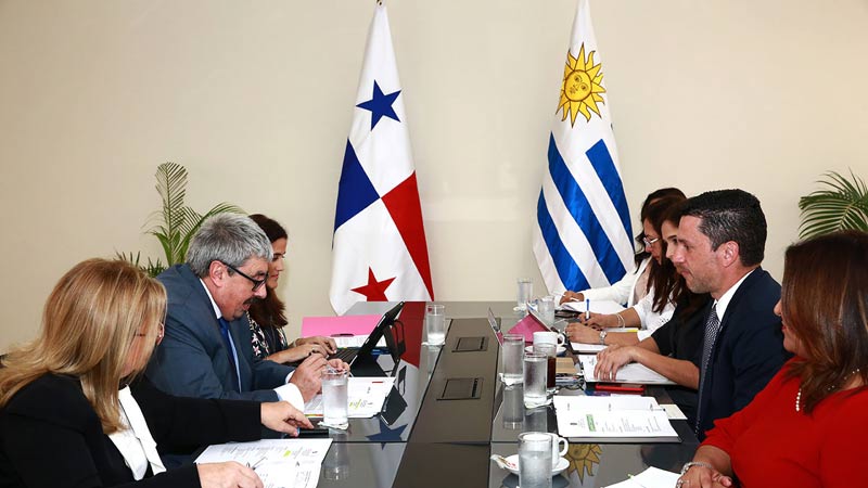 Panamá acuerda fortalecer cooperación en materia turística con Uruguay
