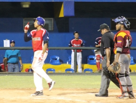 Panamá supera a Venezuela y sigue invicto en panamericano de béisbol