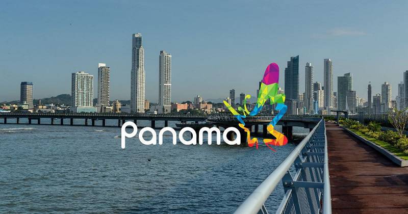 Turistas en Panamá hablan sobre servicios y tráfico